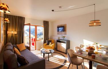 Gîte pour 8 personnes, avec sauna ainsi que piscine et terrasse à Orcières