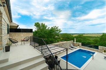 Villa für 10 Personen in Lišane Ostrovičke, Zadar, Bild 1