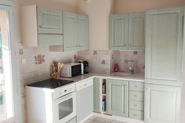 Ganze Wohnung, Klimatisiertes T2 mit Aussicht nahe Cannes und Grasse in Mouans-Sartoux, Mittelmeerküste (Frankreich)