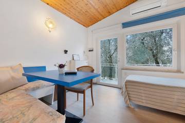 Ferienwohnung für 4 Personen, mit Garten und Seeblick, mit Haustier in Brenzone