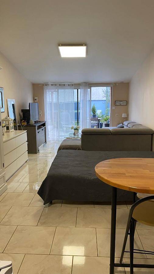 Gîte pour 2 personnes, avec terrasse à Meyzieu - 4