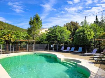 Chambre d’hôte pour 3 personnes, avec piscine et jardin dans Favalello De Bozio