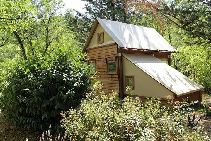 Location de vacances pour 5 personnes, avec jardin, adapté aux familles à Pont-de-Labeaume - 3