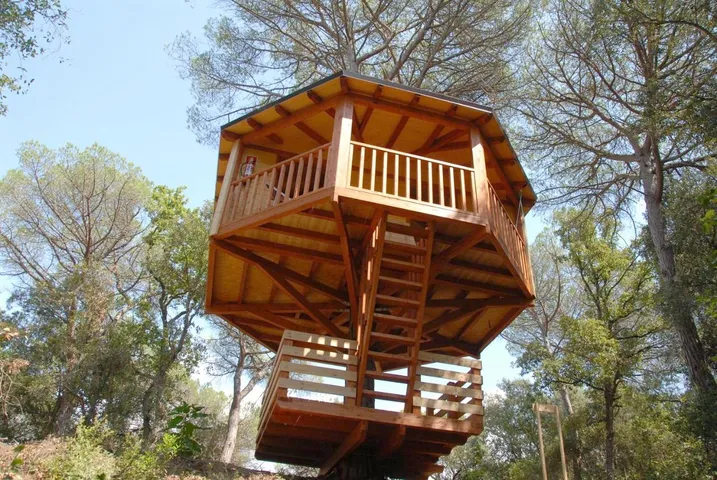Tienda para 4 personas, con terraza además de jardín y vistas - 1