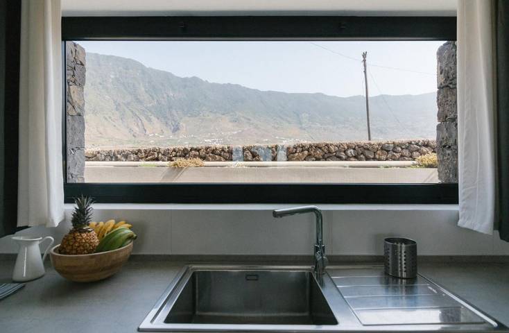 Holiday Home 'Agua Nueva 53' with Mountain Views, Wi-Fi and Air Conditioning in Frontera, El Hierro