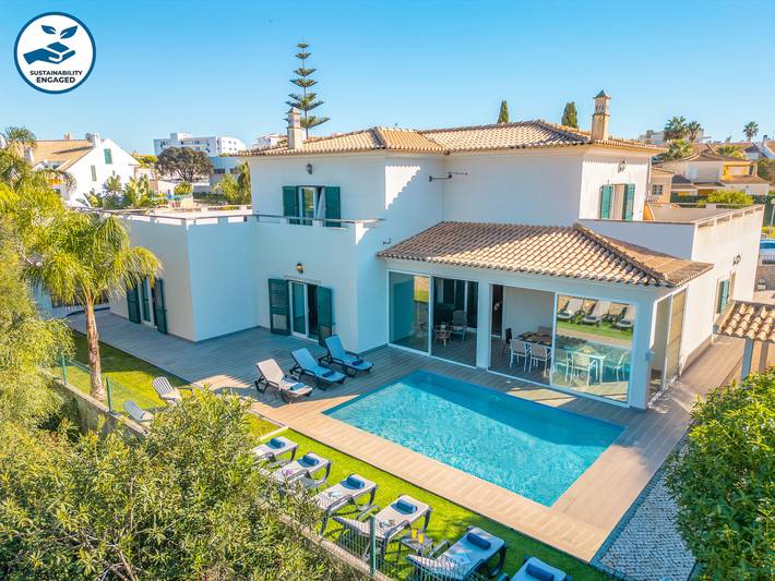 Villa para 18 pessoas, com jardim e terraço em Albufeira