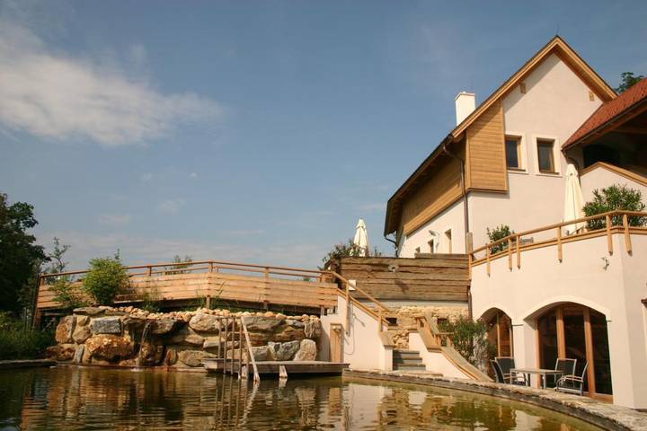 Hotel für 3 Personen, mit Terrasse und Garten sowie Pool und Sauna