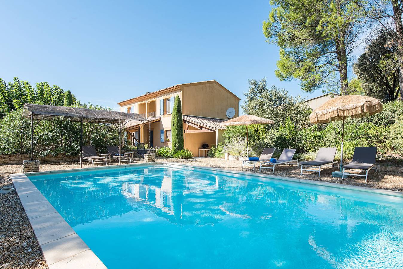 Gîte pour 6 personnes avec piscine in Fontaine-de-Vaucluse, Vaucluse