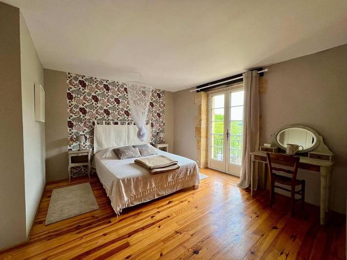 Location de vacances pour 14 personnes, avec jardin et piscine ainsi que jacuzzi et terrasse à Mauzac-et-Grand-Castang - 4