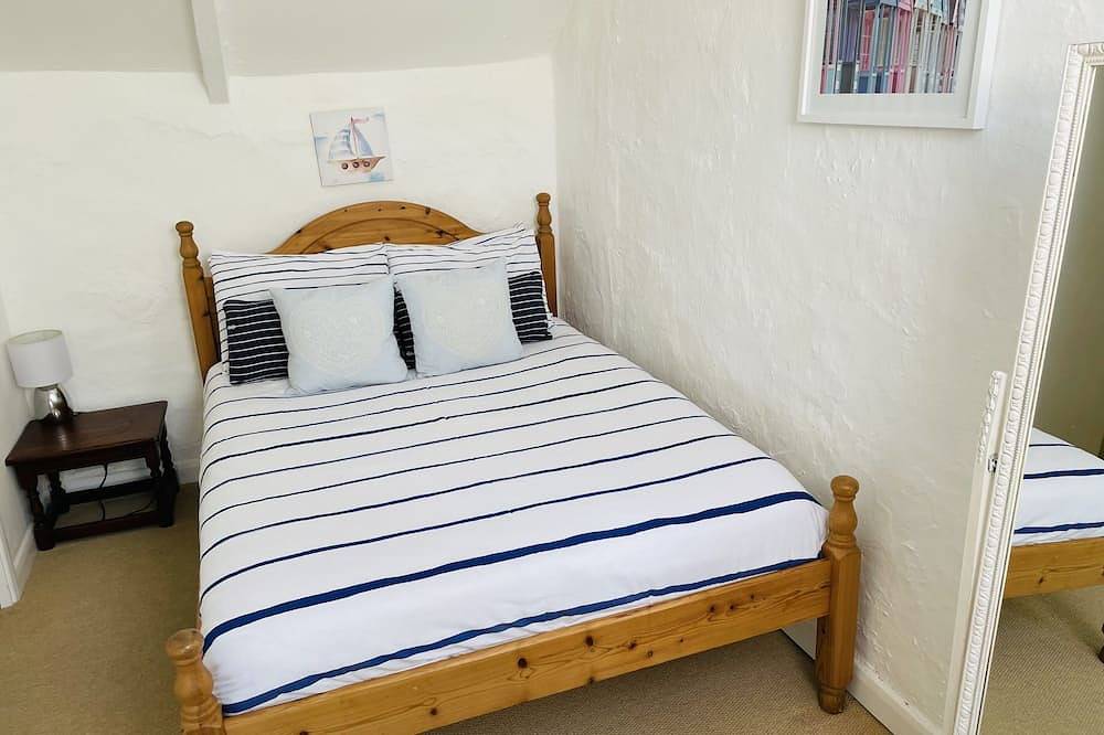 Cornish cottage 100m to the beach. (Portreath north coast near st ives) in Portreath, Cornwall