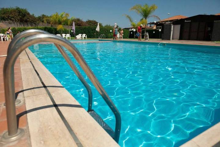 Appartamento per 4 persone, con Terrazza e Giardino nonché Piscina e Panorama a Sant'Anna (Catane)