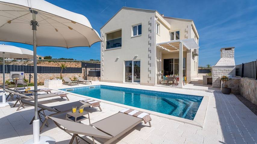 Villa pour 8 personnes, avec jacuzzi et piscine ainsi que jardin et terrasse dans Šolta - 4