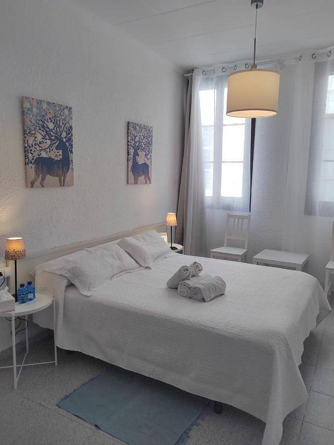 Hostal Dragonflybcn in Centro Barcelona, Barcelona