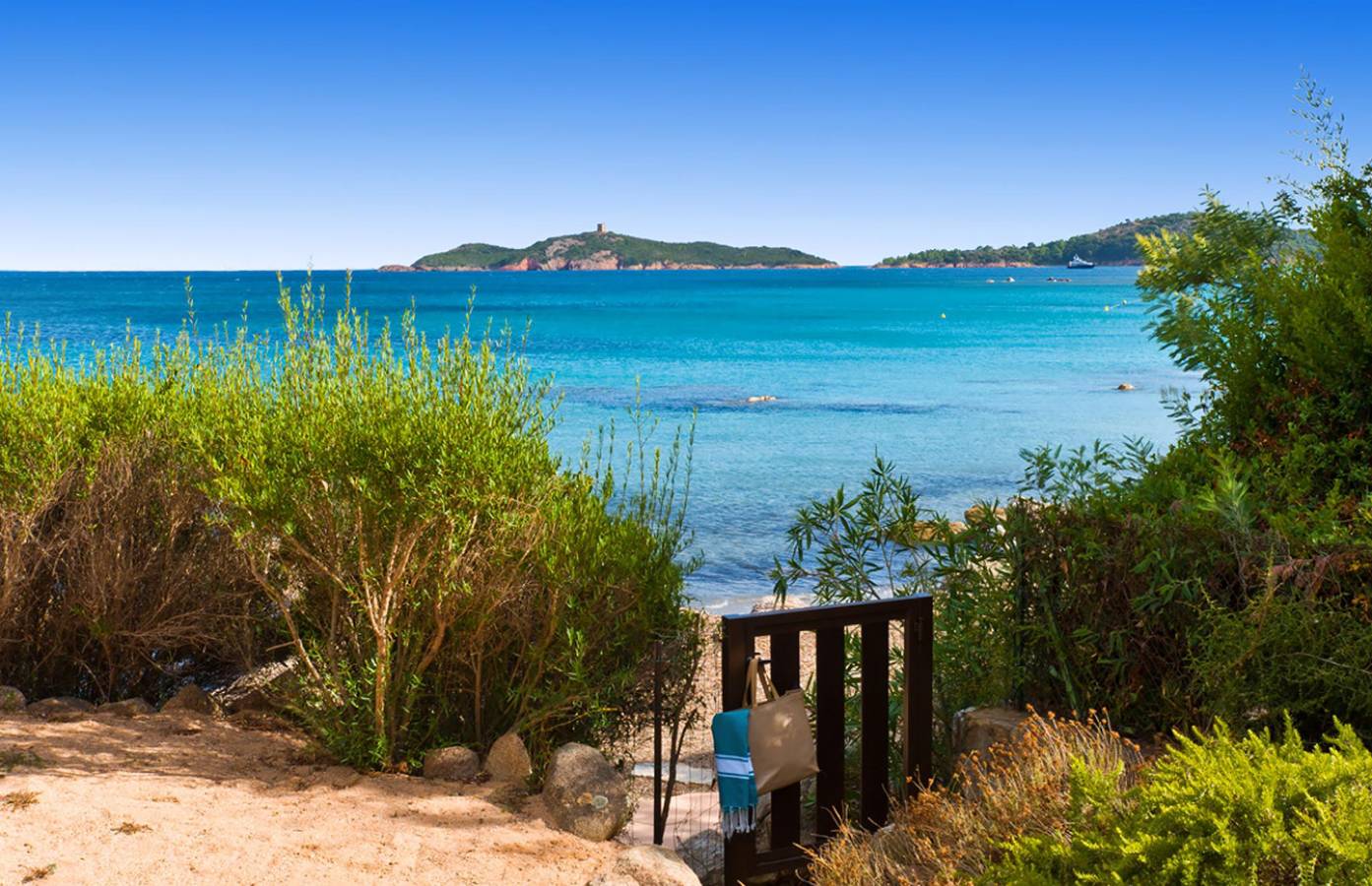 Delightful Beach House with Heated Saltwater Pool steps from Pinarello Beach in Pinarellu, Zonza
