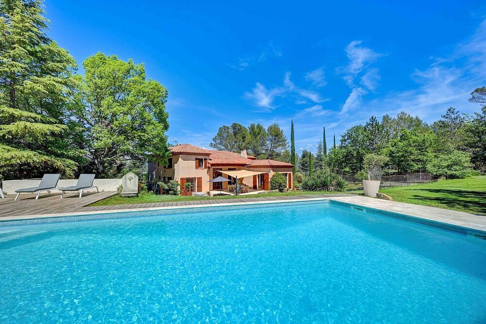Maison De Vacances pour 10 Personnes dans Peynier, Région d'Aix-en-Provence