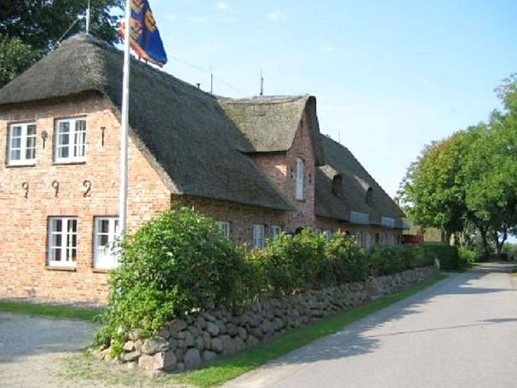 Ferienhaus in Borgsum mit Schwimmbecken in Borgsum, Föhr