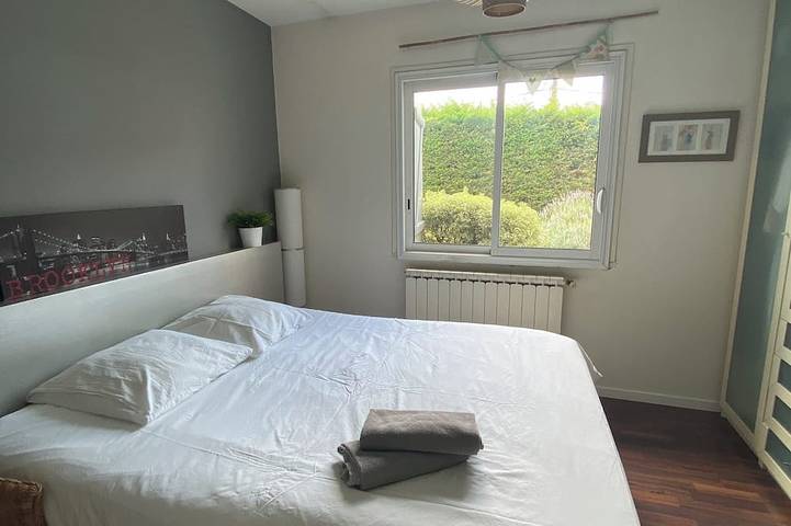 Location de vacances pour 8 personnes, avec jardin et terrasse à Saint-Caprais-de-Bordeaux - 2