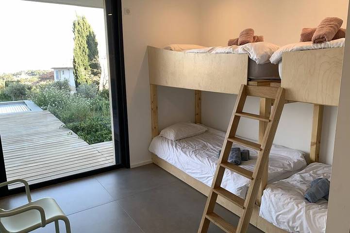 Contemporary villa - 15 M swimming pool - large garden in Ollioules, Mittelmeerküste (Frankreich)