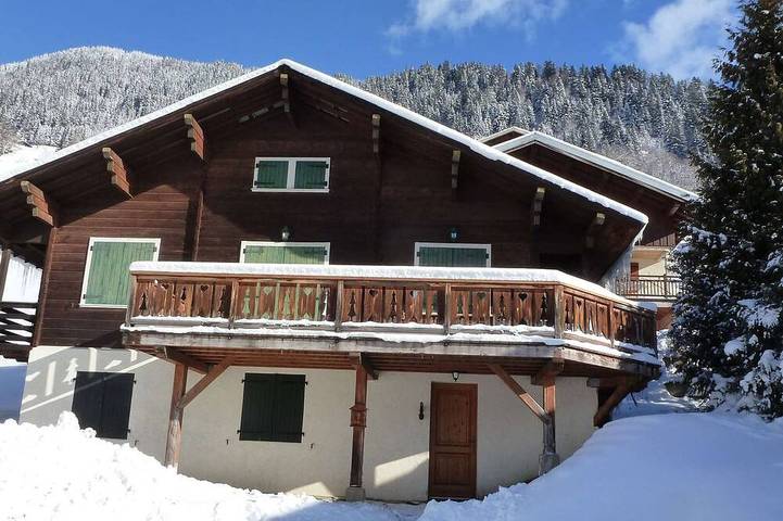 Casa rural para 14 personas, con balcón - 1