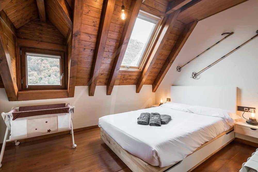 Casa Montjòia by Seamount Rentals in es Bòrdes, Catalan Pyrenees
