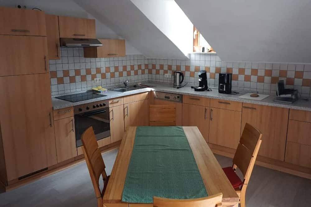 Ganze Wohnung, Geräumige Ferienwohnung mit Balkon und Terrasse in Bad Kötzting, Ostbayern