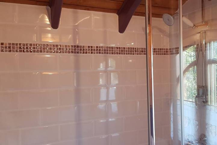 Location de vacances pour 2 personnes, avec jacuzzi ainsi que jardin et piscine à Bussac-Forêt - 3