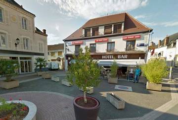 Hôtel pour 3 personnes, avec terrasse à Cloyes-sur-le-Loir