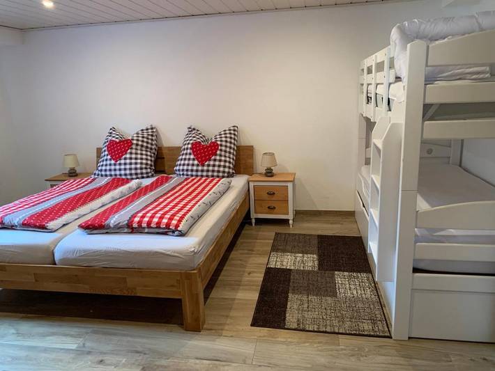 Ferienwohnung für 5 Personen, mit Garten in Muhr am See