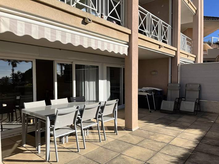 Gîte pour 5 personnes, avec terrasse et piscine dans Plage du Port Fréjus - 2