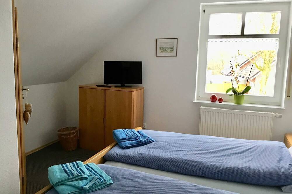 Ganze Wohnung, Ferienwohnung Rossi's Nuest 31516 - Ferienwohnung Rossi's Nüst in Remels, Uplengen
