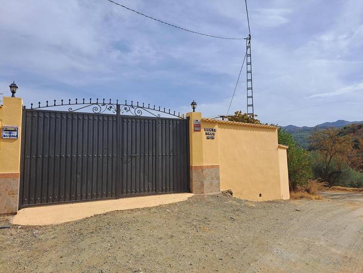 Casa rural para 5 personas, con Terraza y Jardín además de Piscina y Vistas en Monda - 4
