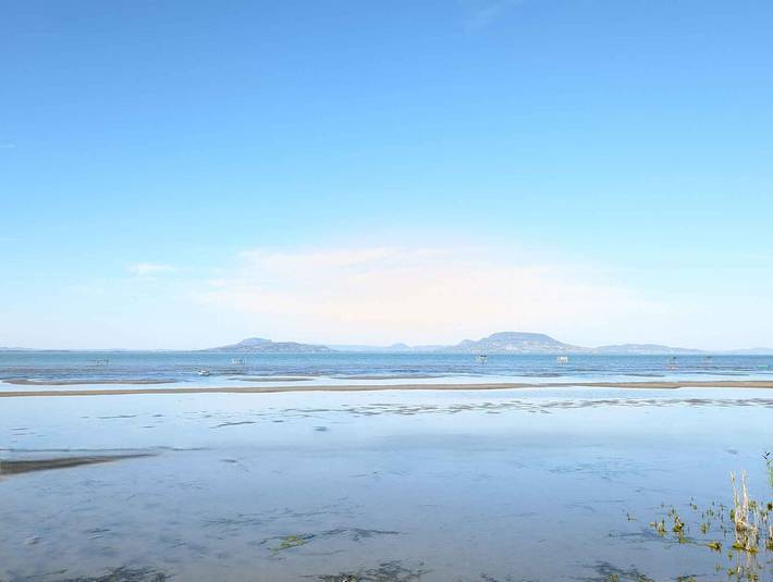 Ferienhaus mit Steg und direkter Zugang zum Wasser in Balatonmariafürdö, Plattensee Südufer