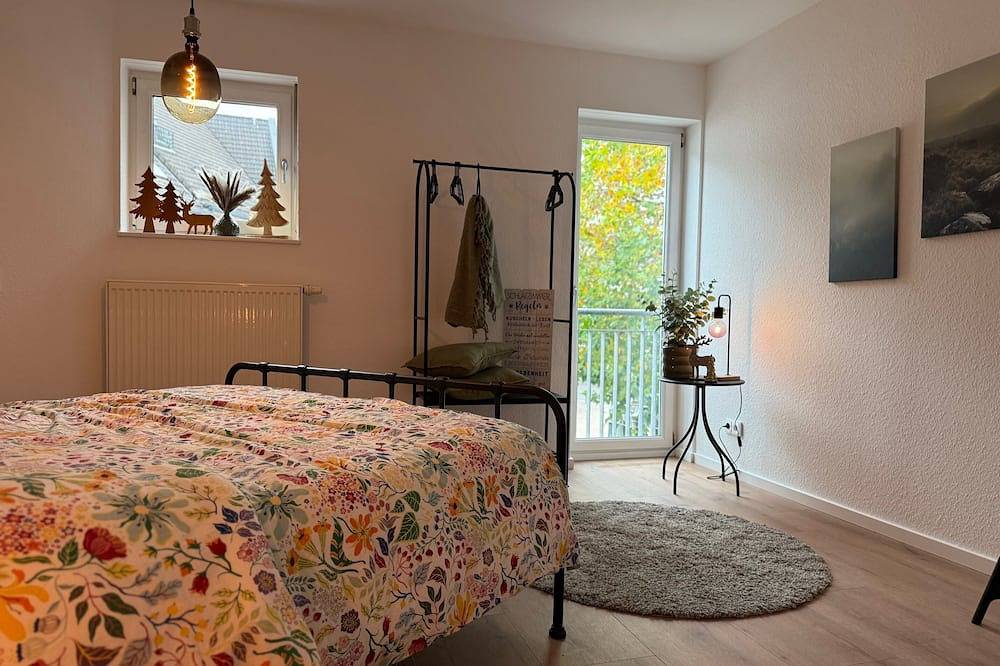 Ganze Wohnung, Neu renovierte, gemütliche Wohnung, zentral gelegen und dennoch ruhig in Prüm, Naturpark Hohes Venn-Eifel