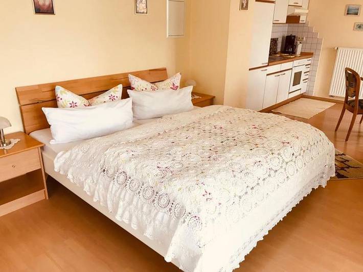 Ferienwohnung für 3 Personen, mit Seeblick und Garten am Bodensee - 2