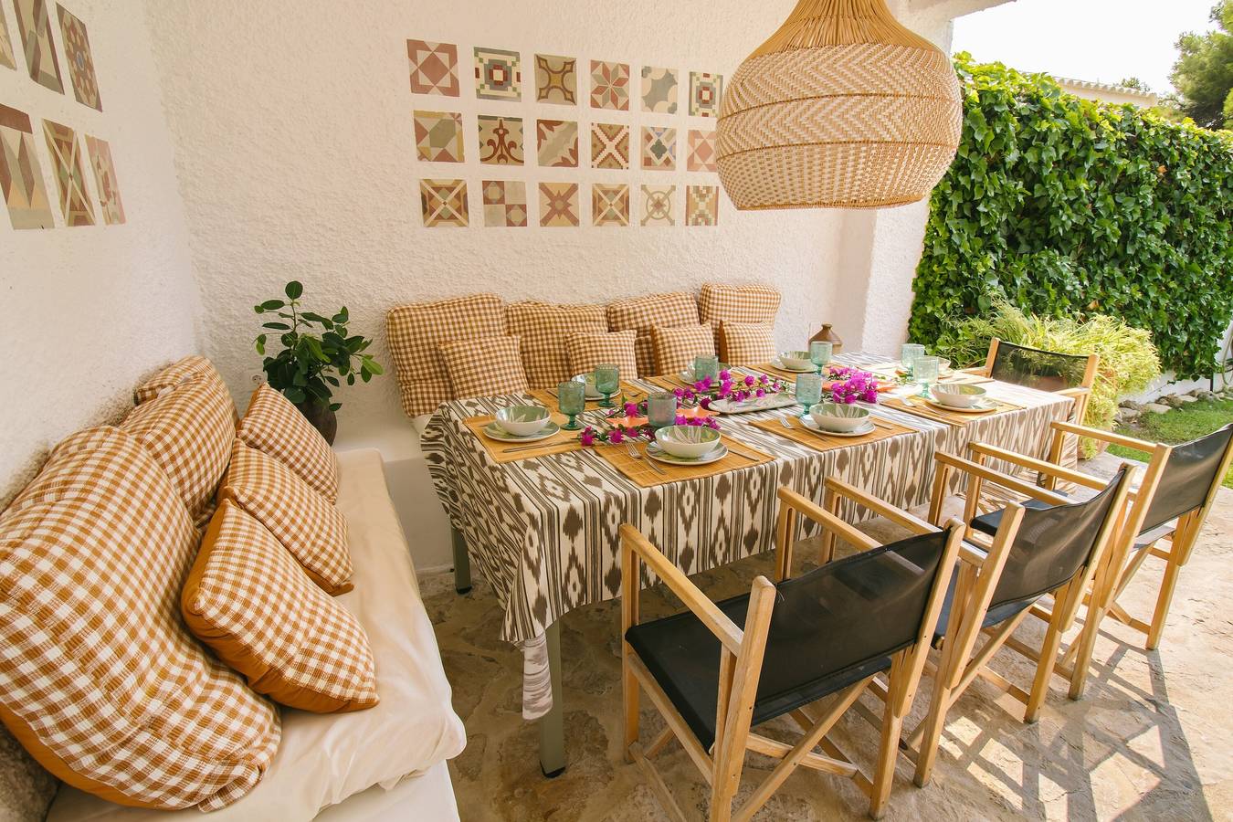 Chalet in erster Meereslinie mit Pool, Außenküche, großem Garten und herrlicher Aussicht in El Barrio, Alicante
