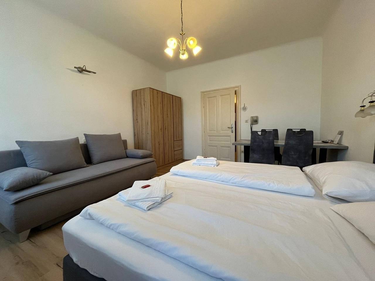 Ganze Ferienwohnung, Mariazellerhof Room 103 in Sankt Pölten, Mostviertel Region