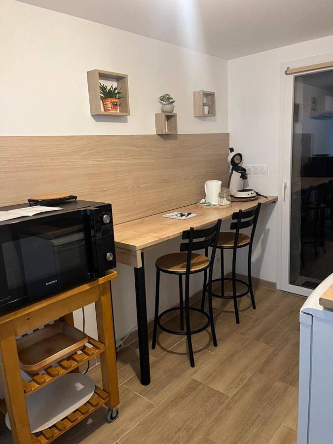 Appartement entier, One-Bedroom Apartment in Tain-l'Hermitage, Région de Valence