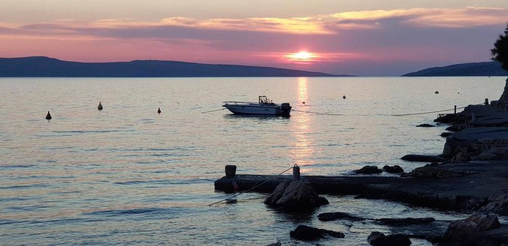 Ferienwohnung für 3 Personen, mit Ausblick und Garten, mit Haustier in Karlobag - 2