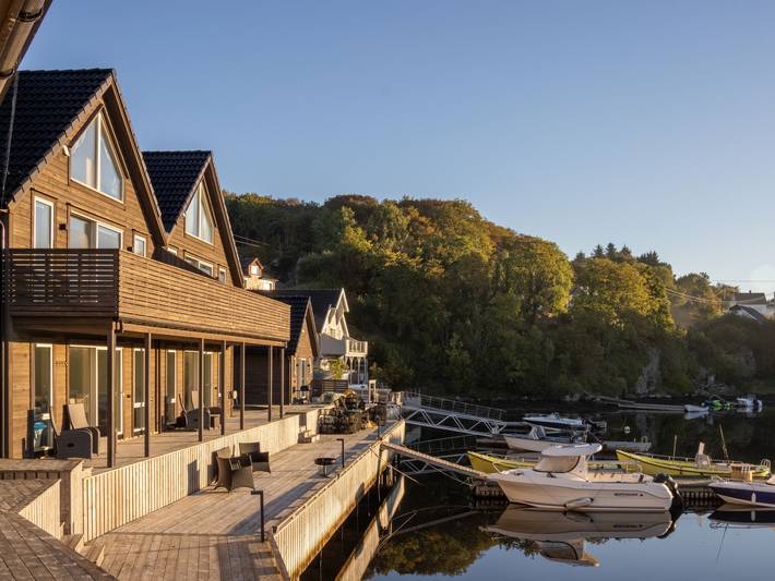Feriehus for 8 personer, med Balkong og Terrasse i tillegg til Hage i Vestland