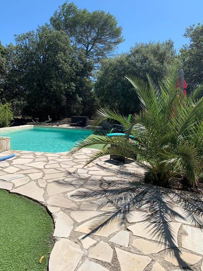 Location de vacances pour 6 personnes, avec piscine ainsi que jardin et vue, adapté aux familles à Saint-Privat-des-Vieux - 2