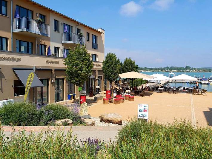 Ferienwohnung für 6 Personen, mit Balkon und Terrasse sowie Seeblick und Ausblick in Neukieritzsch