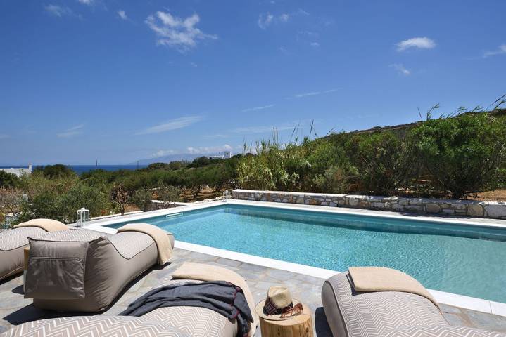Villa pour 8 personnes, avec jardin et balcon ainsi que vue sur l’océan et piscine dans Paros - 3