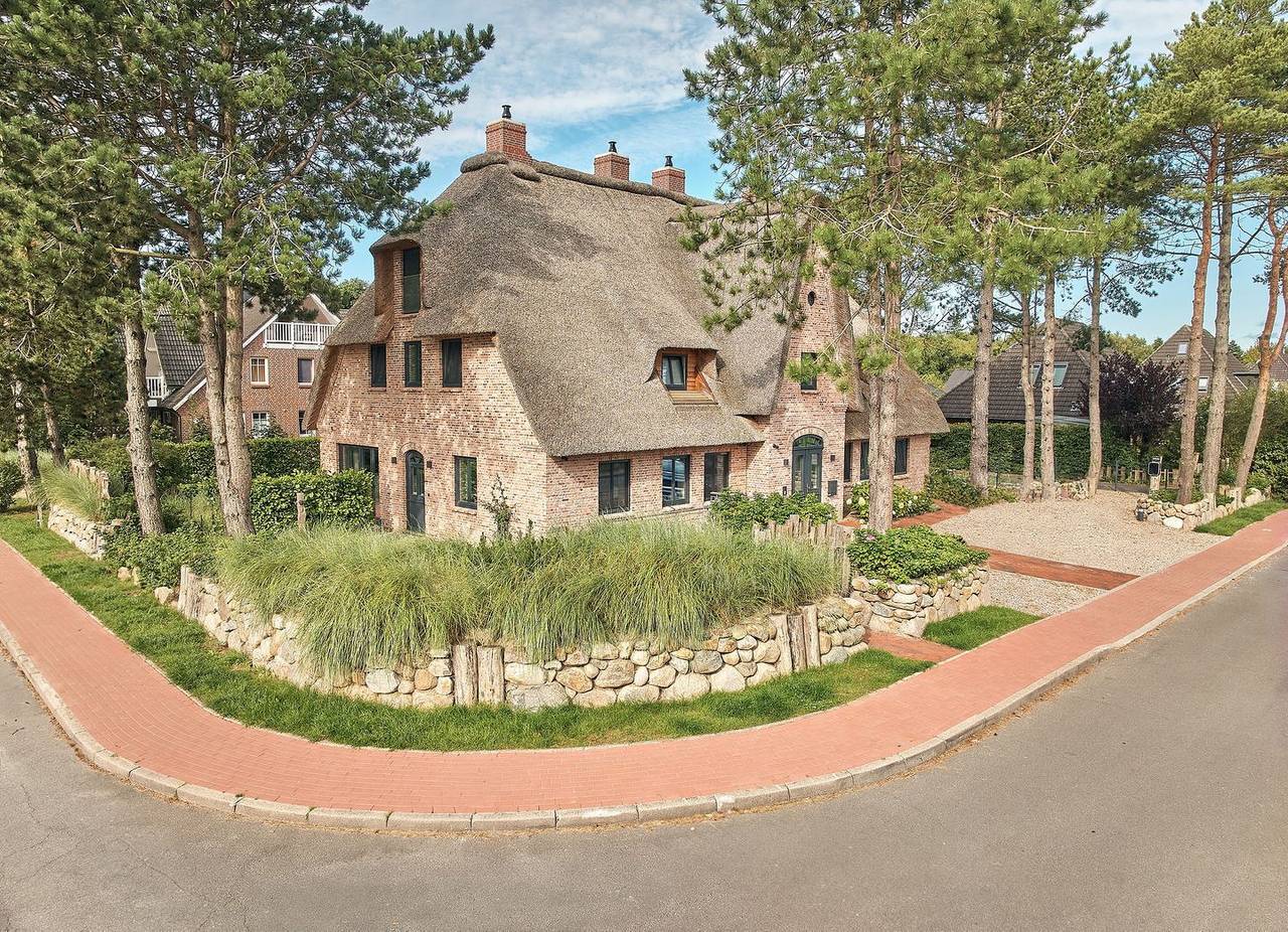 Ganze Wohnung, Hochwertiges App. "Lykke 4" in St.Peter-Bad - Urlaub unter Reet mit Balkon in St. Peter-Bad, St. Peter-Ording