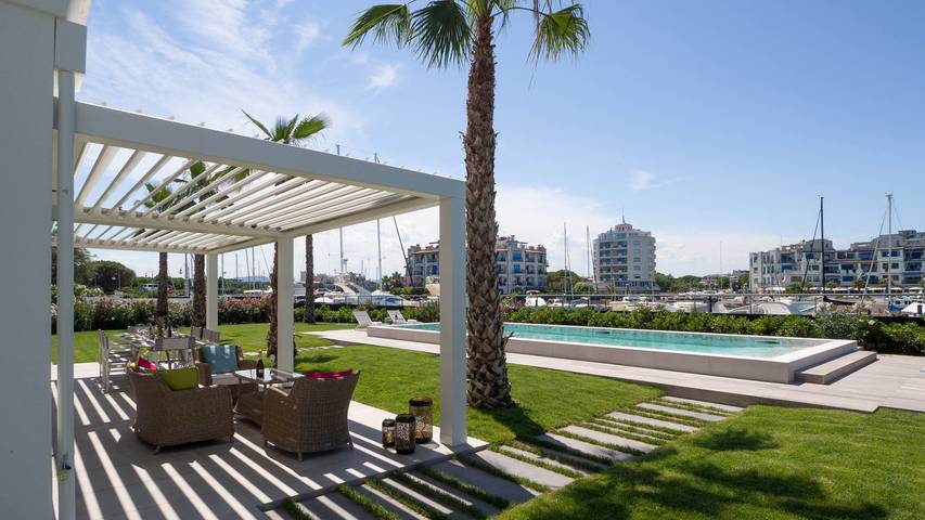 Villa pour 12 personnes avec terrasse in Portoverde Beach, Misano Adriatico