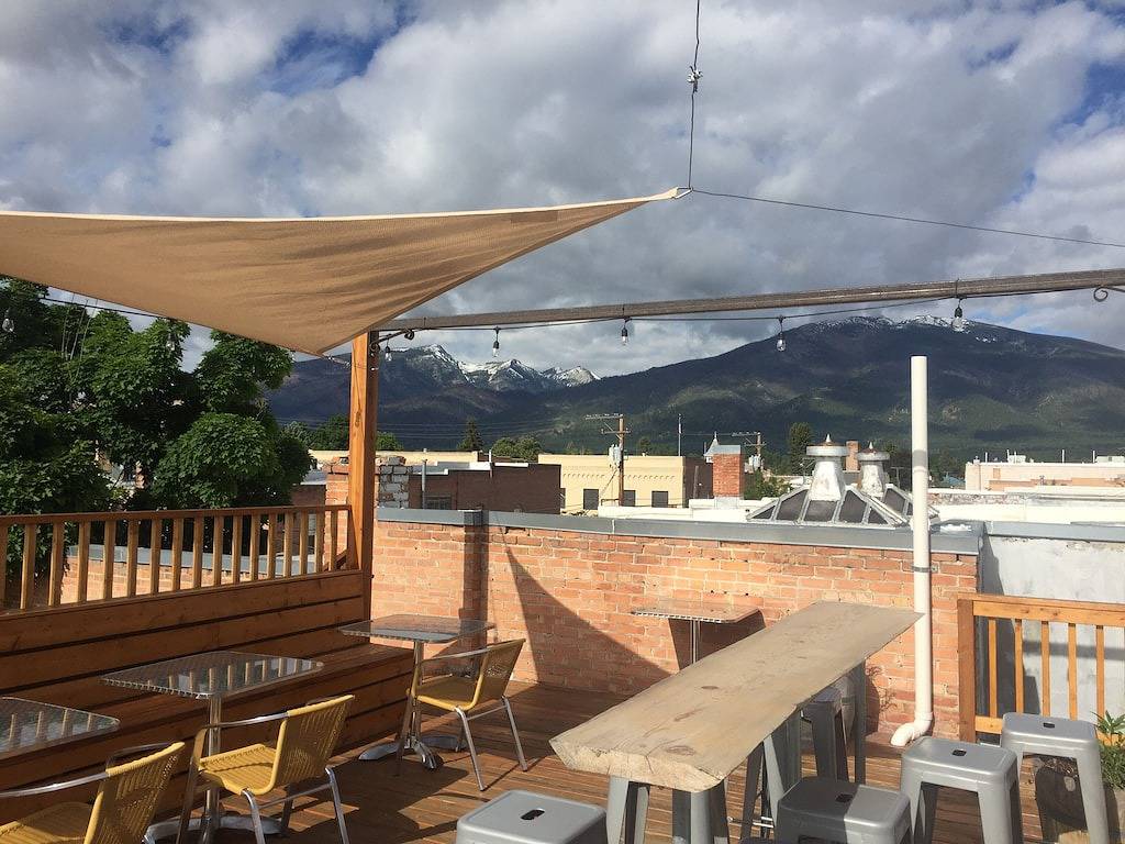 Wunderschön restauriertes Vergnügungshaus in der Main Street über der Blodgett Canyon Wine Bar in Hamilton (MT), Ravalli County