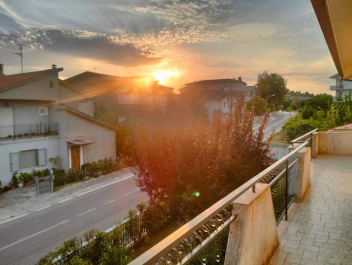 Gîte pour 7 personnes, avec vue sur le lac ainsi que vue et jardin, adapté aux familles à Penne - 3