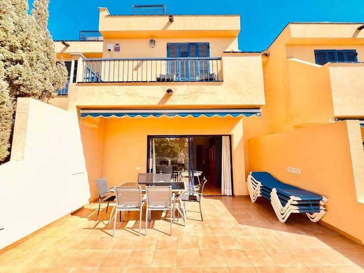 Villa for 4 people, with garden and view as well as pool - 1