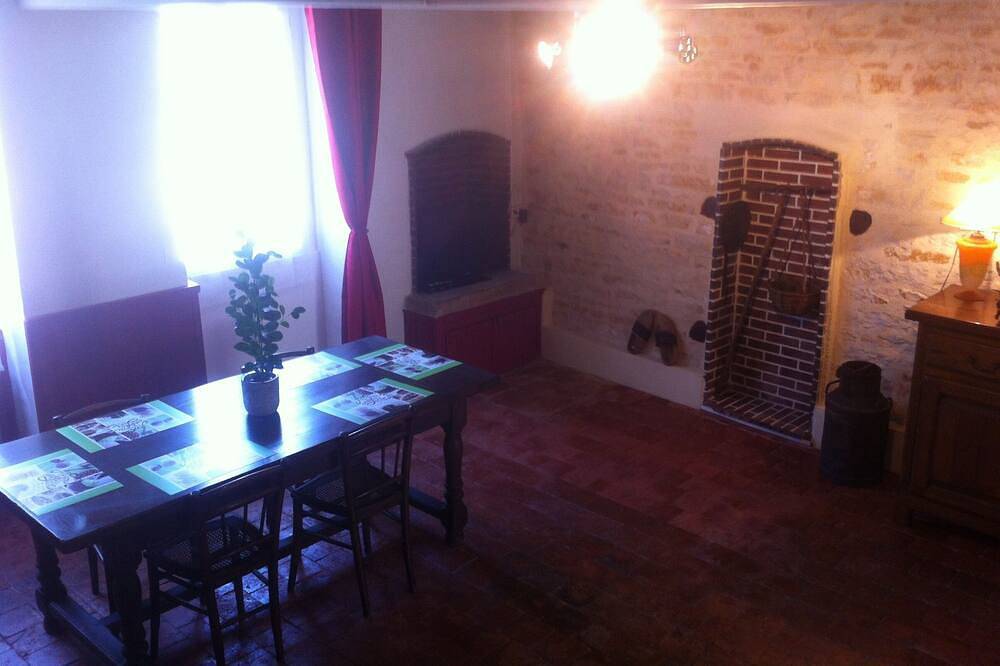 Gîte \"le crot des vignes\" - Vezelay-Avallon-Clamecy in Chamoux, Arrondissement d'Avallon