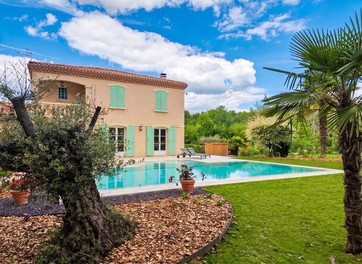 Maison de vacances pour 6 personnes, avec Balcon/Terrasse ainsi que Terrasse et Piscine à Ribérac