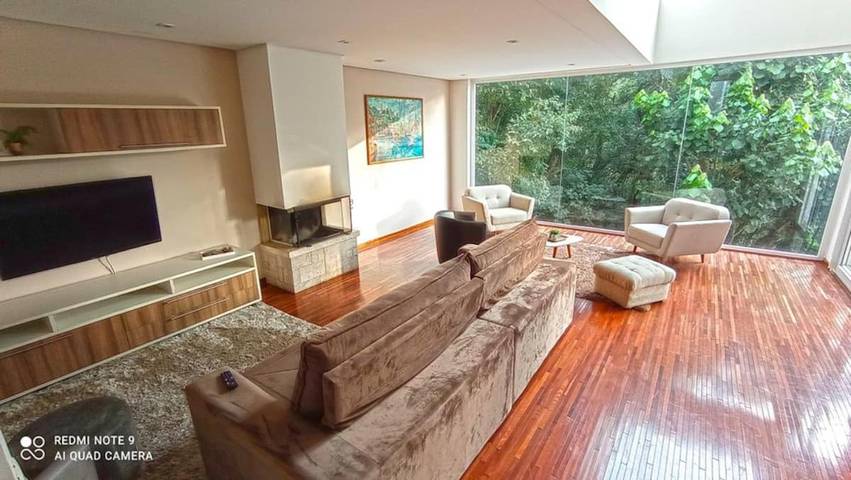 Casas e apartamentos de temporada para 12 pessoas, com jardim e piscina infantil e ainda jacuzzi and piscina em Carapicuíba